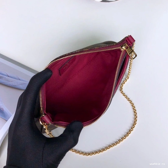 WIS PALLAS CHANELUTCH Louis Vuitton 1028